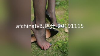 [MP4/ 671M]&nbsp;&nbsp;小哥捅了熟女的窩,躺下被幾個熟婦任意玩弄,搞硬大屁股就坐上去,像被女人幹了