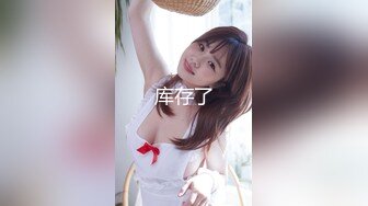 黑客破解家庭网络摄像头偷拍❤️两个巨乳少妇日常生活在客厅和老公啪啪