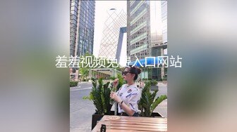 【新片速遞 】骚炮女主，开档黑丝露脸极品妞玩的相当刺激，炮击蹂躏，大号假鸡巴双插逼逼和菊花，一进一出高潮不断喷水[813MB/MP4/45:24]