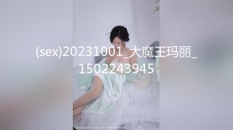 长发红唇美少妇，白皙大奶子全裸自慰沙发上,发骚干净白净逼逼