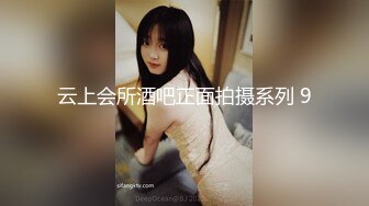 白衣一字马妹子，蹲着特写口交舔弄口交上位骑乘猛操