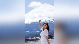 大学女厕全景偷拍20位漂亮学妹各种姿势嘘嘘❤️各种美鲍亮瞎你的眼 (10)