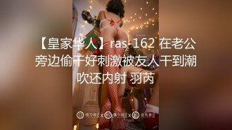 熟女妈妈 自己抱着腿 阿姨掰着M字腿被无套输出 最后后入冲刺内射 这种肉肉的身材 肥满的鲍鱼操着超舒坦